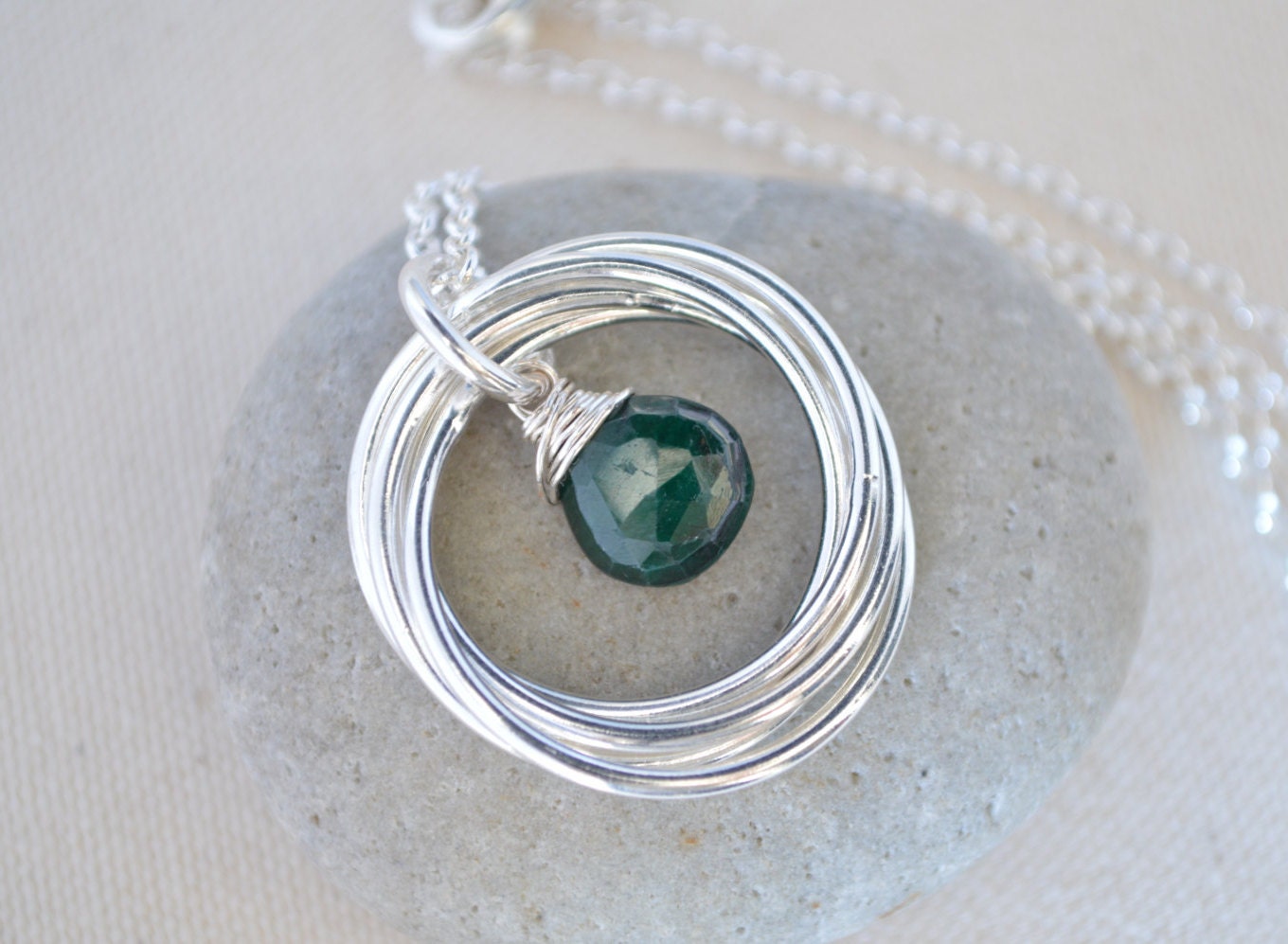 Regalo de 50 cumpleaños para esposa, collar con piedra de nacimiento esmeralda, collar con piedra de nacimiento de mayo, regalo de 50 cumpleaños para mujeres, regalo del quinto aniversario para ella