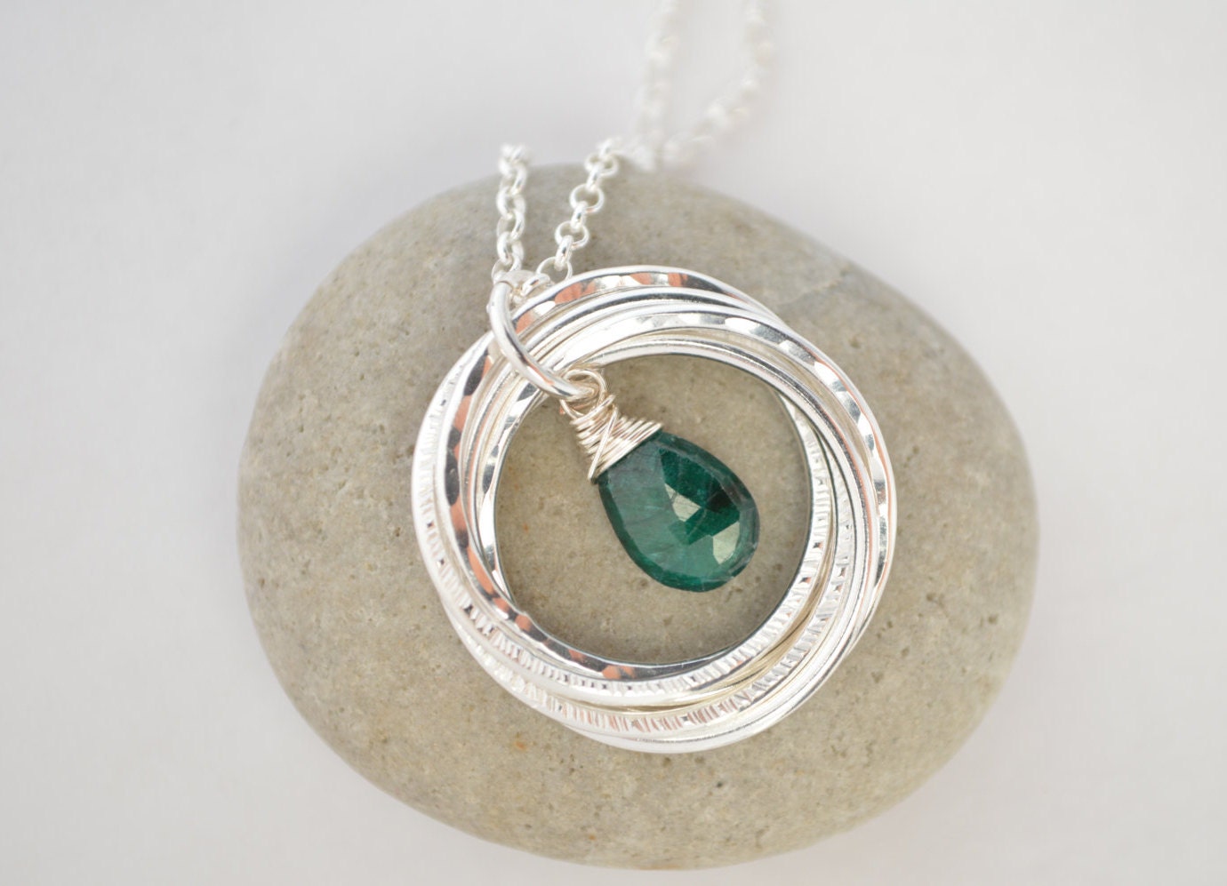 Regalo de 50 cumpleaños para esposa, collar con piedra de nacimiento esmeralda, collar con piedra de nacimiento de mayo, regalo de 50 cumpleaños para mujeres, regalo del quinto aniversario para ella