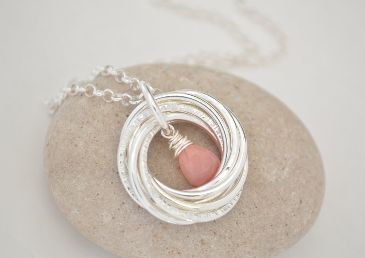 Collar de ópalo rosa, collar con piedra natal de octubre, regalo de 60 cumpleaños para mamá, regalo de 6.º aniversario, joyas de 60.º cumpleaños para madre, 6 anillos