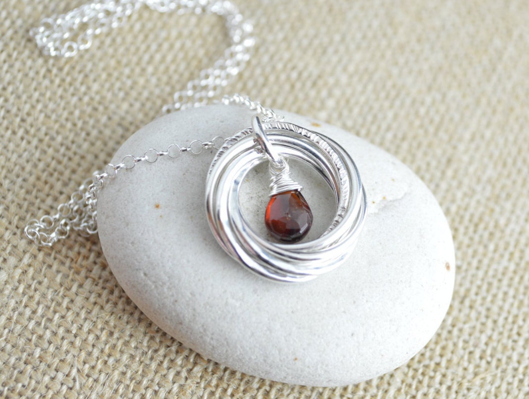 Collar de regalo de 70 cumpleaños para mamá y abuela, regalo de séptimo aniversario para esposa, collar con piedra de nacimiento de enero, joyería con piedra de nacimiento de granate