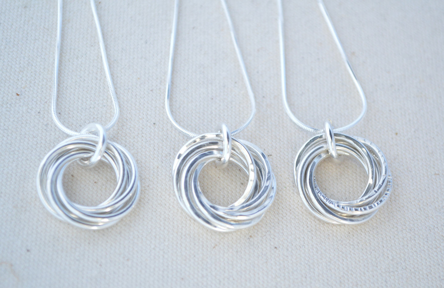 Joyas de 60 cumpleaños para mamá, regalo de 6.º aniversario para ella, regalo de 60.º cumpleaños para mujeres, 6 anillos para 6 décadas, collar de 60.º cumpleaños