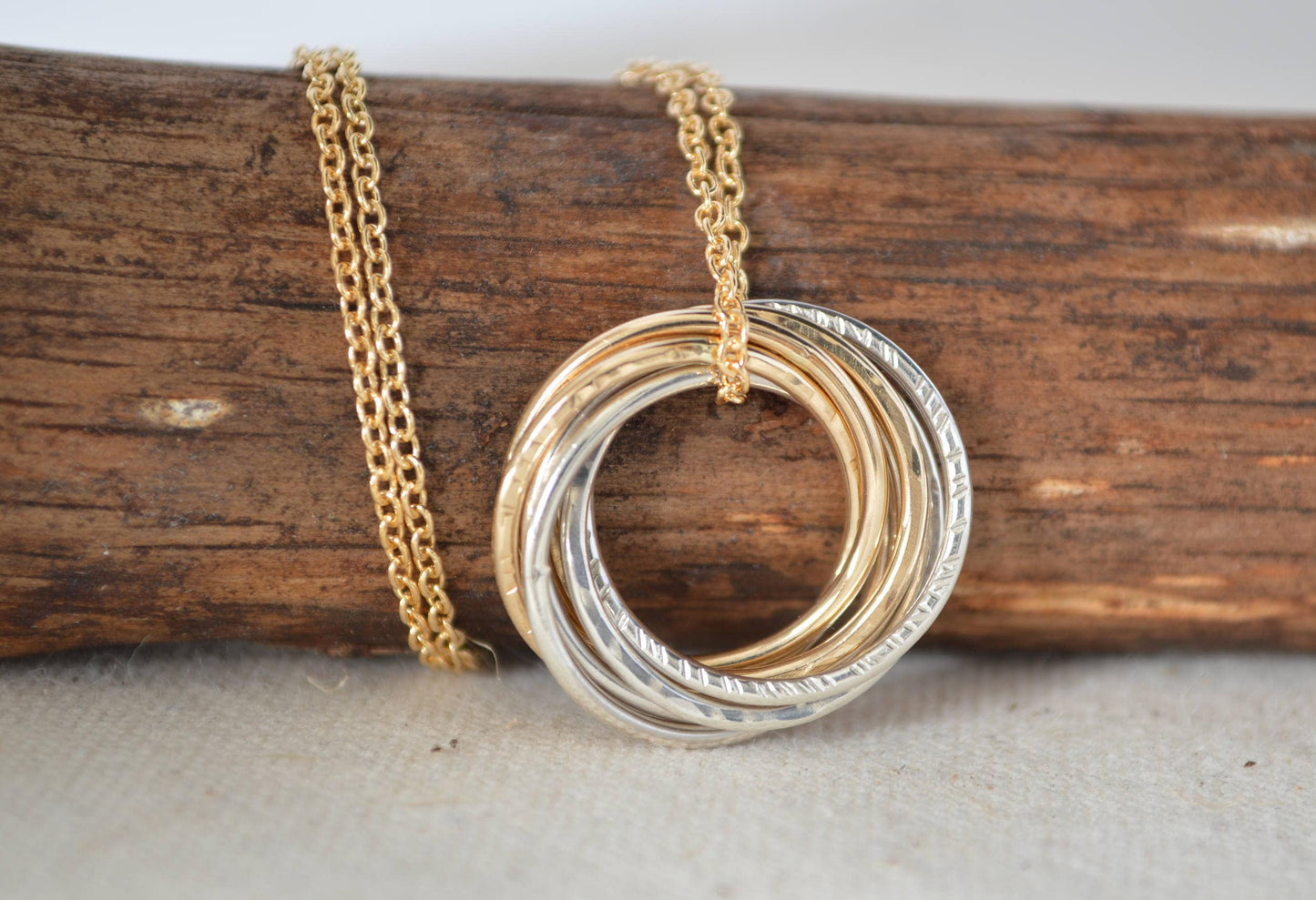Joyas de 60 cumpleaños para mujeres, regalo de 6.º aniversario para ella, collar de 6 anillos, regalos de 60.º cumpleaños para mamá, joyas de 6 décadas, metal mixto