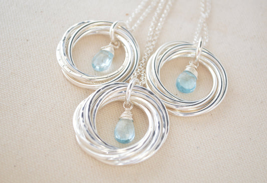 Regalo de 80 cumpleaños para abuela, collar de topacio azul, collar de 8 anillos por 8 décadas, regalo de octavo aniversario, joyas de 80 cumpleaños para mamá