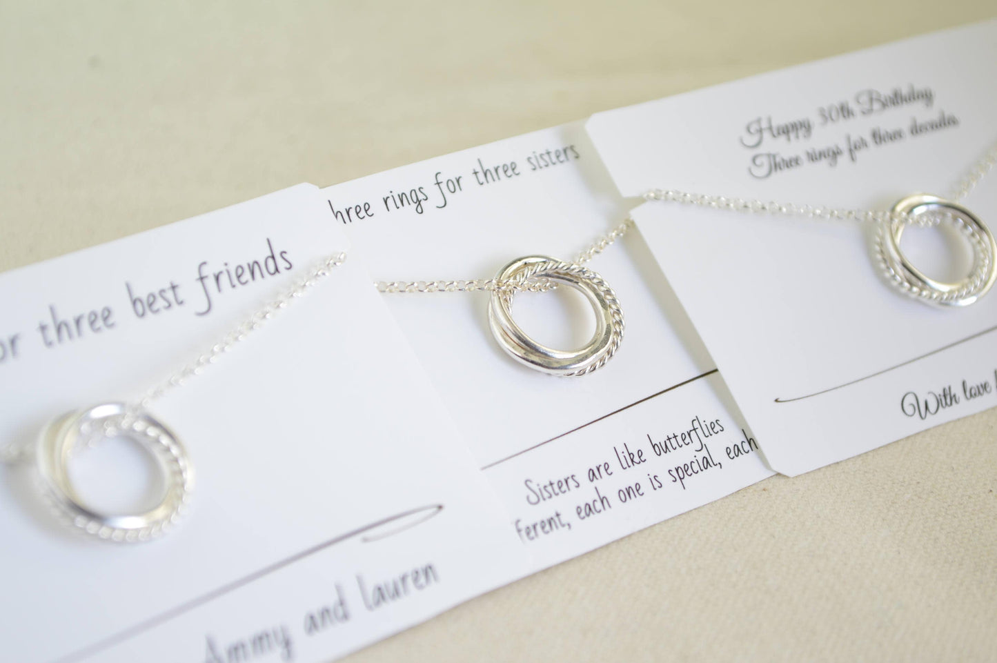 Regalo de cumpleaños número 30 para hija, collar de 3 anillos por 3 décadas, regalo de tercer aniversario, collar de 3 hermanas, collar pequeño, joyería de 30 años