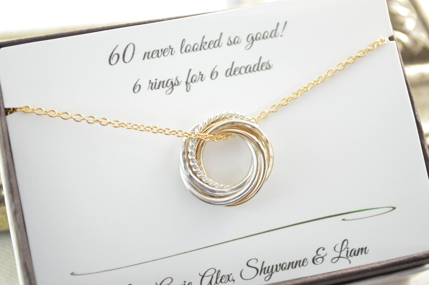 Regalo de 60 cumpleaños para mamá, 6 anillos de metales mixtos, regalo de 6.º aniversario, collar pequeño, 60.º para mujeres, joyas de hitos, regalo de cumpleaños