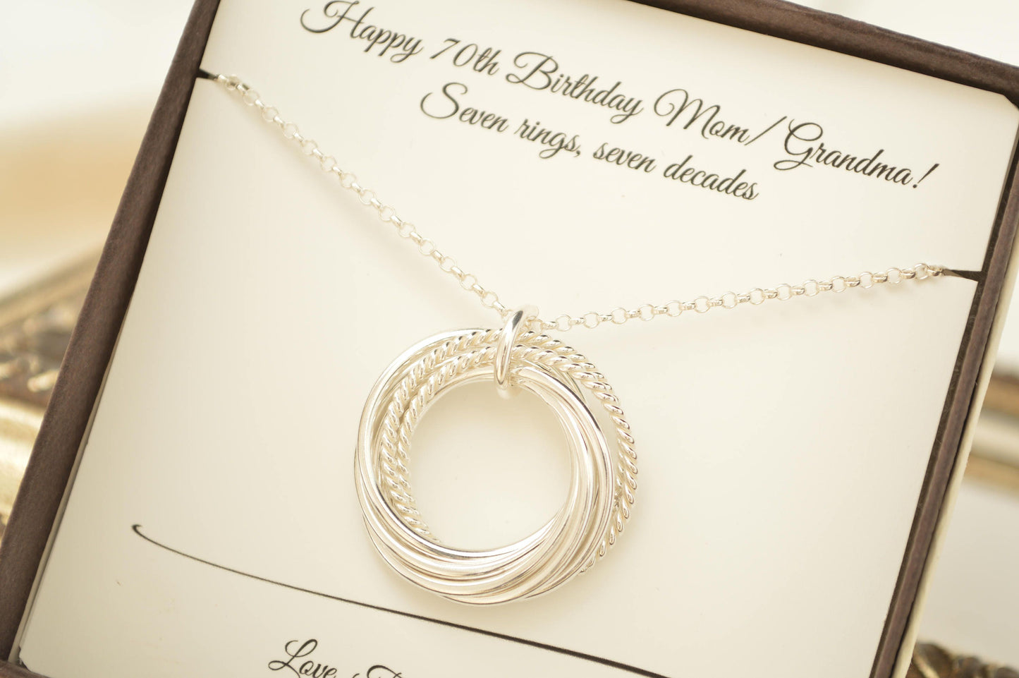 Regalo de 70 cumpleaños para mamá, regalo de 70 cumpleaños para abuela, collar de 7 anillos, regalo de séptimo aniversario para mujeres, familia de 7, 7 mejores amigos