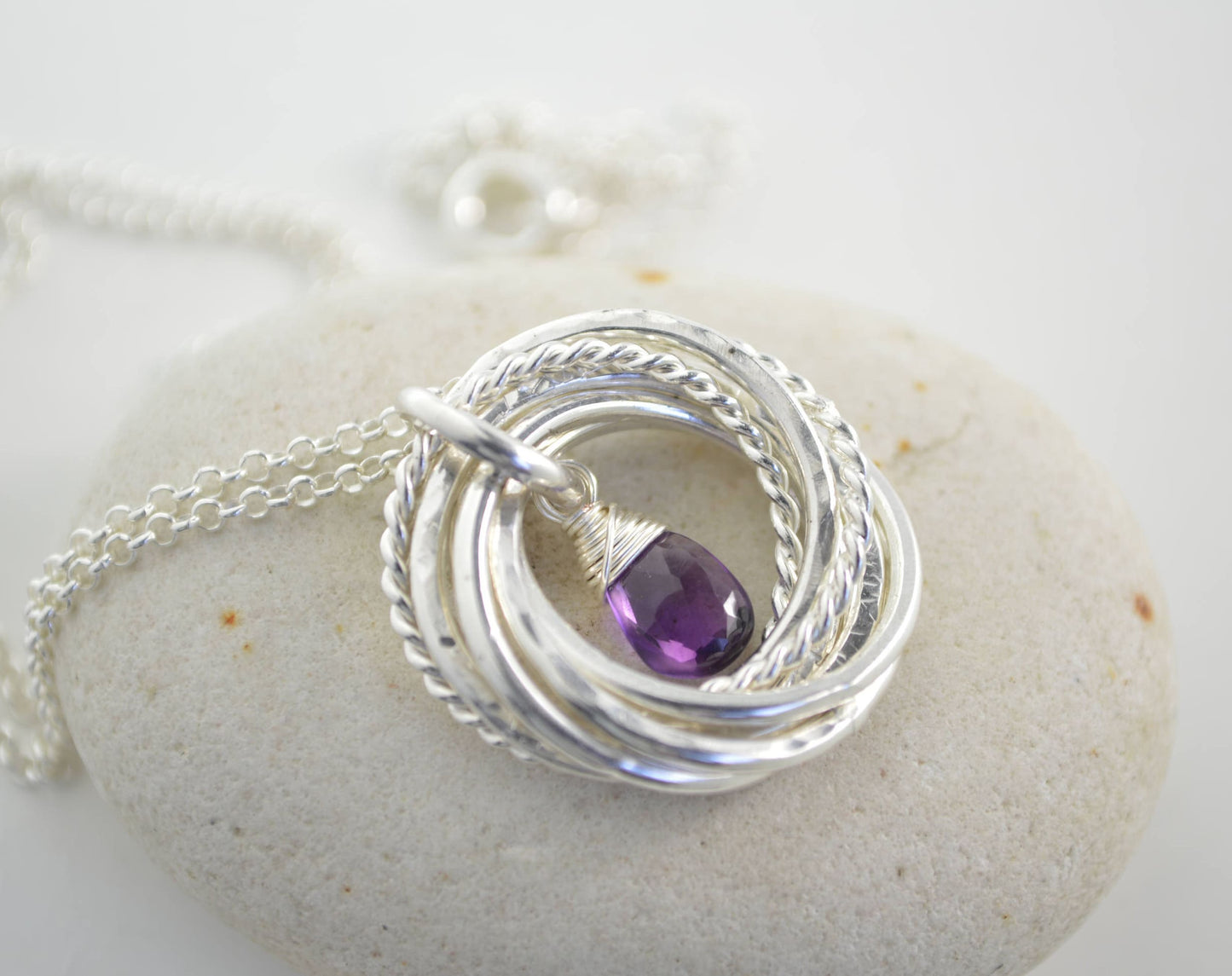 Regalo de 60 cumpleaños para mamá, regalo de 6.º aniversario para esposa, collar con piedra de nacimiento de amatista, collar de 6 anillos, joyas de 60.º cumpleaños para mujeres