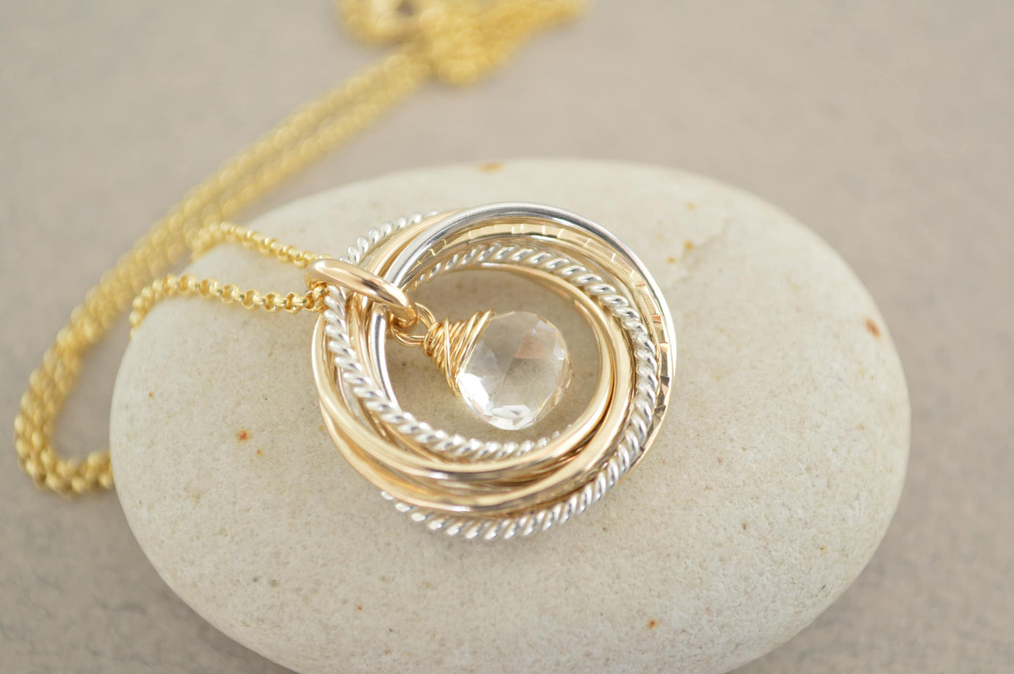 Regalo de 70 cumpleaños para mamá: collar de 7 anillos, joyería con piedra natal de abril, collar de 70 cumpleaños para mujer, regalo de séptimo aniversario para esposa