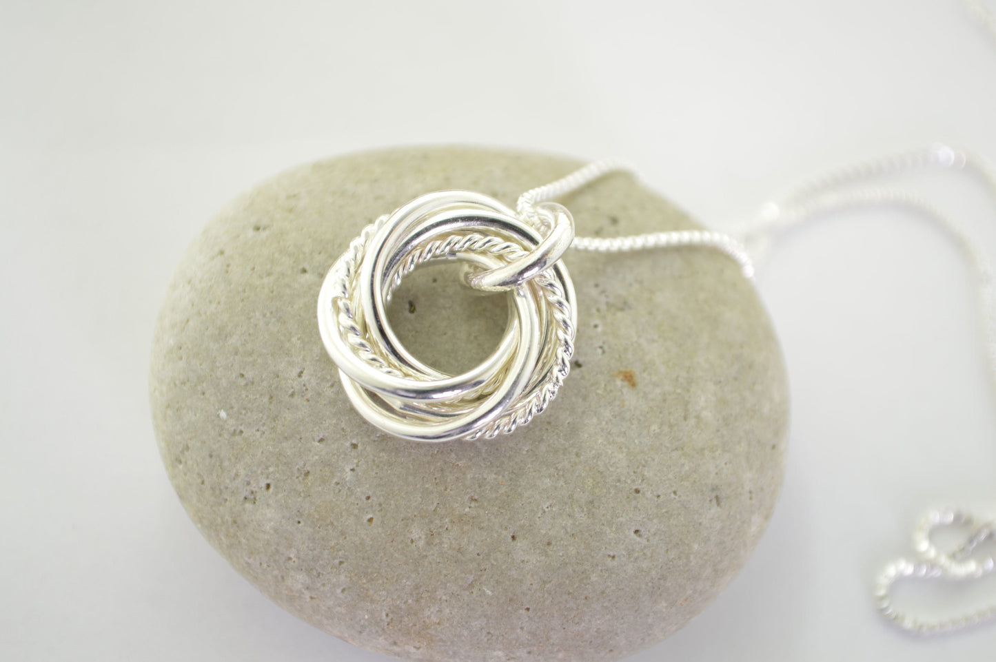 Regalo de 70 cumpleaños para mamá, collar de 7 anillos, joyas de 70 cumpleaños, regalo de 70 cumpleaños para mujeres, collar de 70 cumpleaños, collar delicado