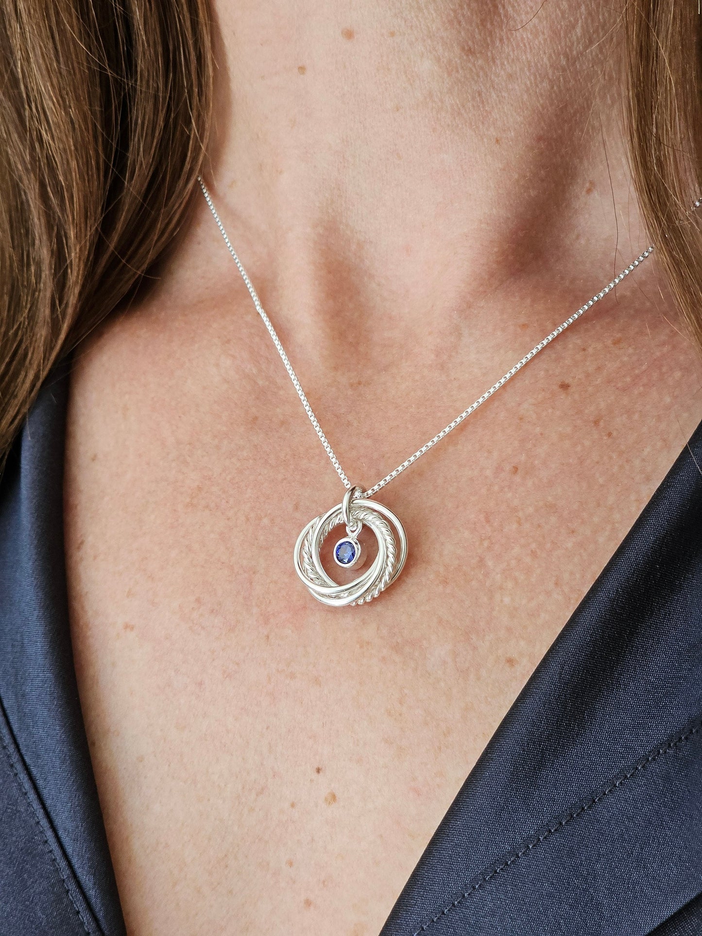 Regalos de 70 cumpleaños para mujeres, collar de 7 anillos de plata para ella, regalo de 70 cumpleaños para mamá abuela, collar de plata pequeño con piedra de nacimiento