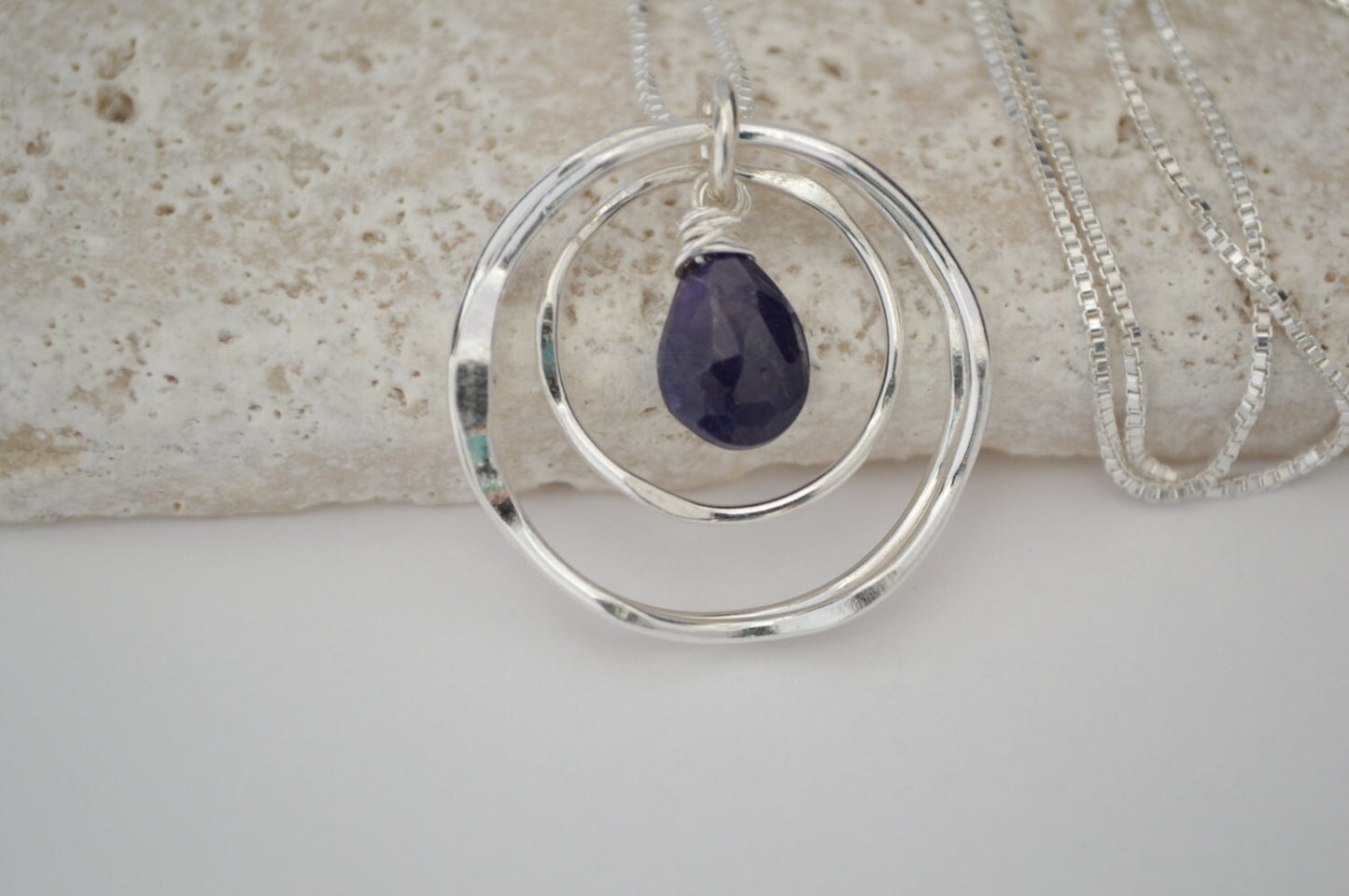 Collar de septiembre, collar con piedra natal de septiembre, collar de cumpleaños número 30, collar para mejor amiga, regalo de cumpleaños número 30, collar de zafiro