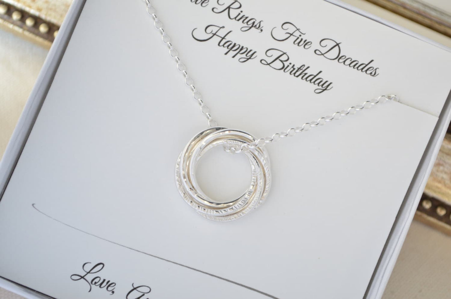 Joyas de 50 cumpleaños para mujeres, regalo de 50 cumpleaños para mujeres, regalo de 5.º aniversario para ella, collar de 5 décadas, collar de 5 anillos, hito