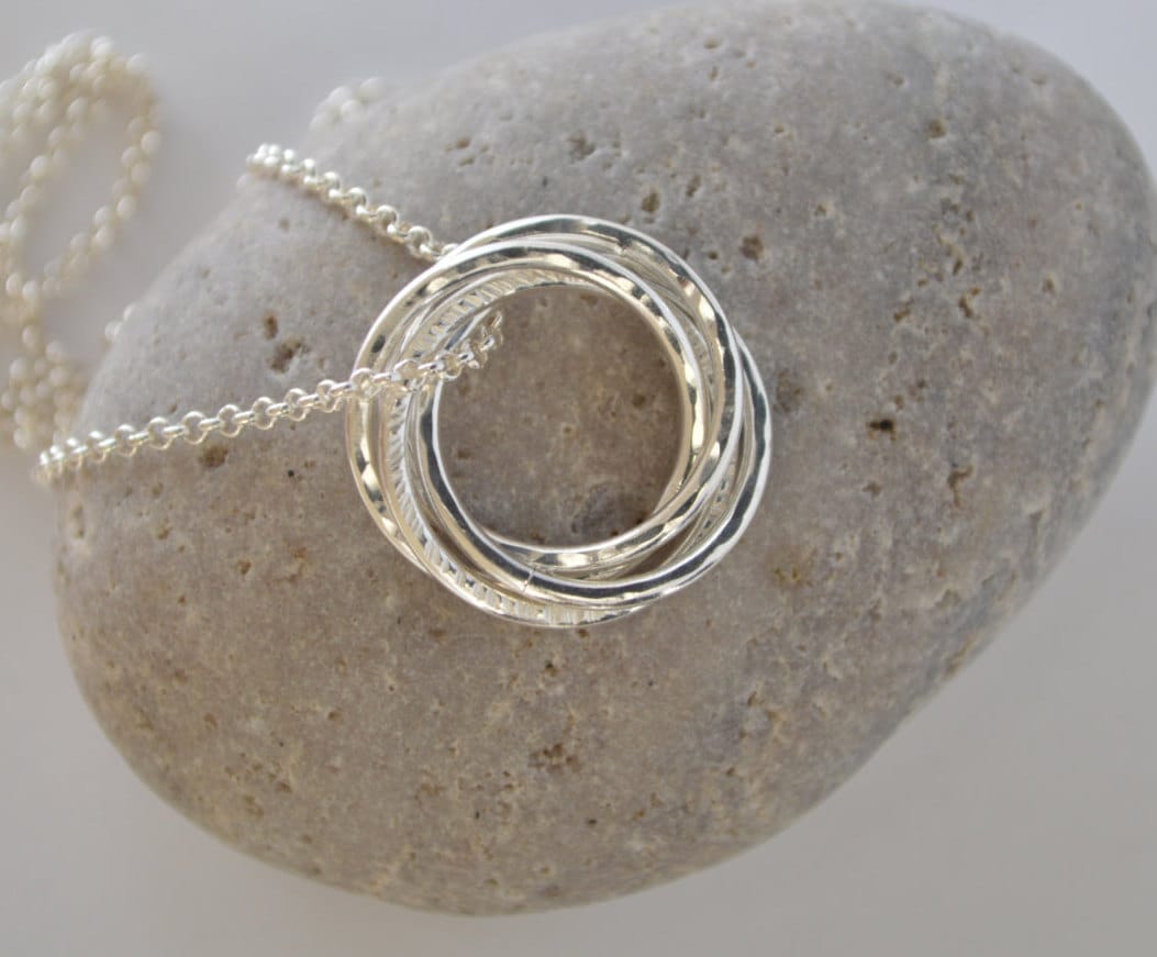 Joyas de 50 cumpleaños para mujeres, regalo de 50 cumpleaños para mujeres, regalo de 5.º aniversario para ella, collar de 5 décadas, collar de 5 anillos, hito