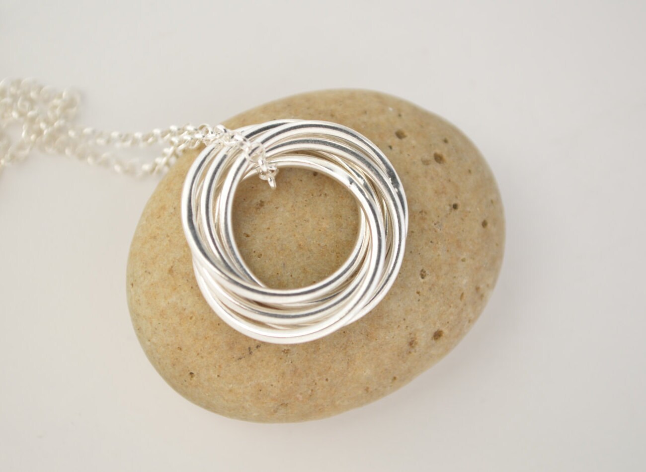 Joyas de 50 cumpleaños para mujeres, regalo de 50 cumpleaños para mujeres, regalo de 5.º aniversario para ella, collar de 5 décadas, collar de 5 anillos, hito
