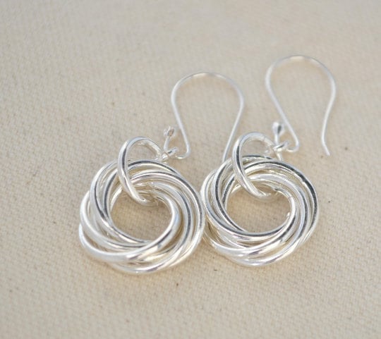 50th Birthday gift for mom, 5 Rings earrings, 5th Anniversary gift for women, 5 Interlocking rings, Circle earrings, Small earrings